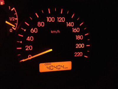 Come controllare i km di un'auto