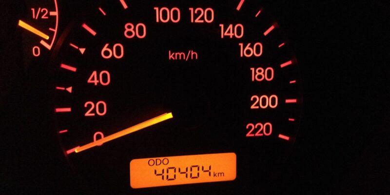 Come controllare i km di un'auto