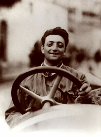 Il pilota Enzo Ferrari 