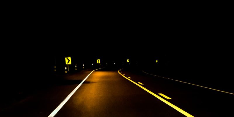 Come guidare bene di notte