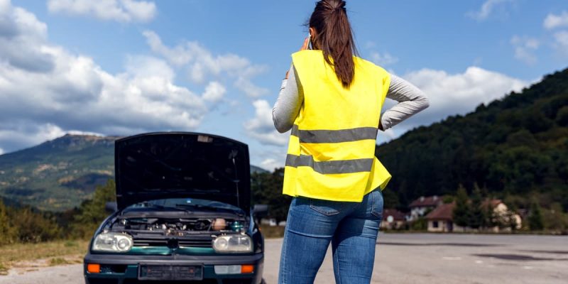 Cosa bisogna avere in auto per rispettare la legge