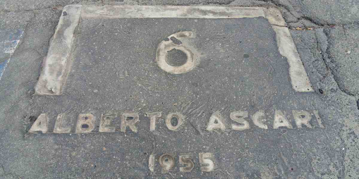 Alberto-ascari-suo-ricordo-Torino