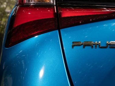Toyota Prius prezzo e caratteristiche