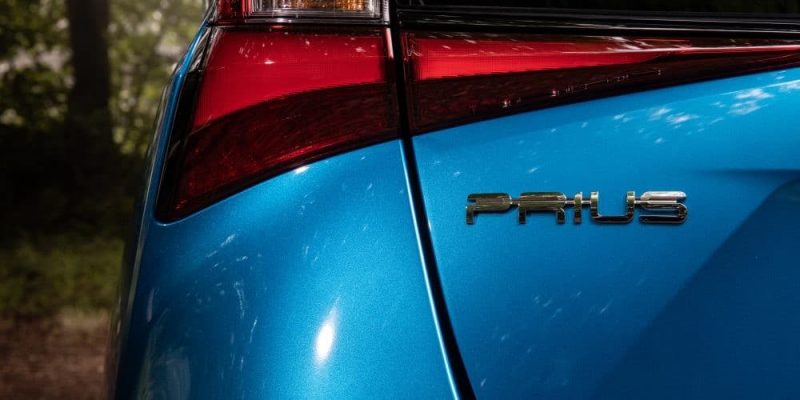 Toyota Prius prezzo e caratteristiche