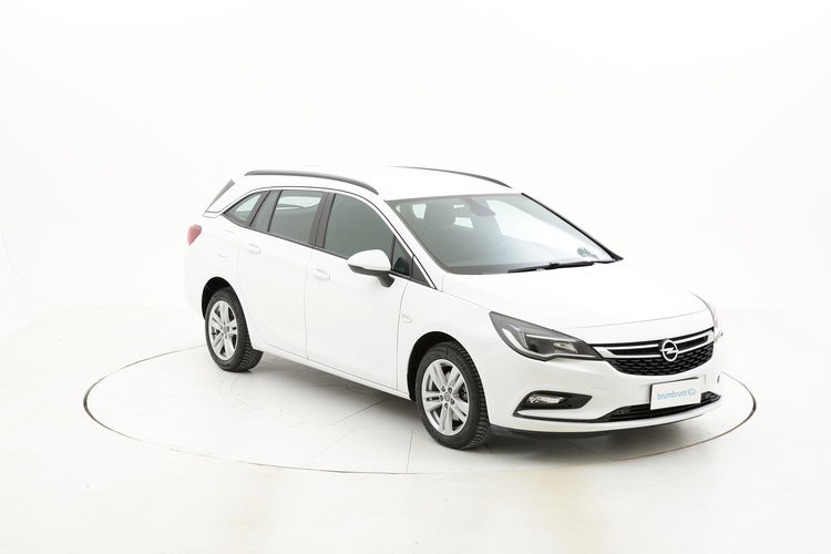 Al 9° posto della classifica delle migliori station wagon usate e a km 0 Opel Astra.