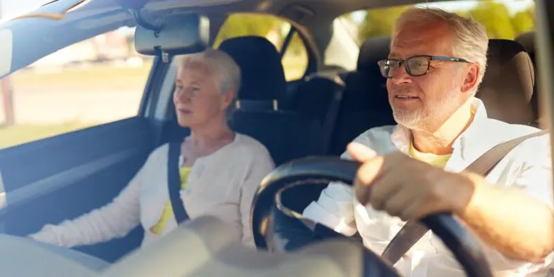 Guida con occhiali: consigli per una guida sicura