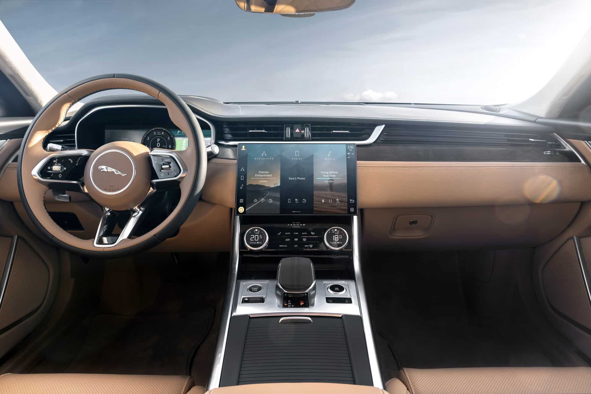 Jaguar XF 2021 interni