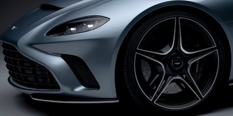 Aston Martin V12 Speedster prezzo e caratteristiche