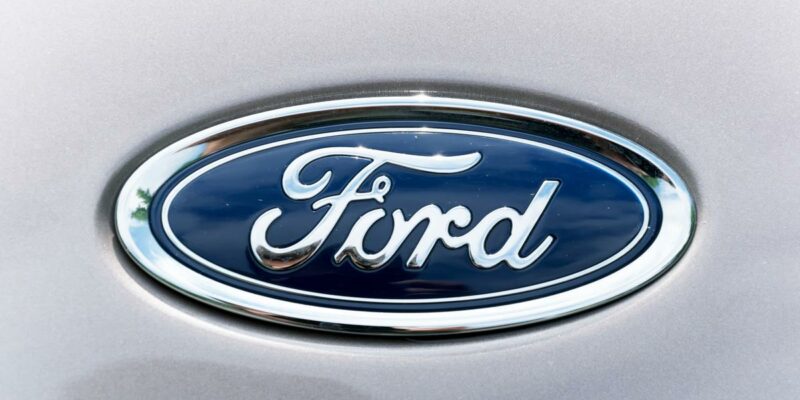 Ford-omaggia-donne