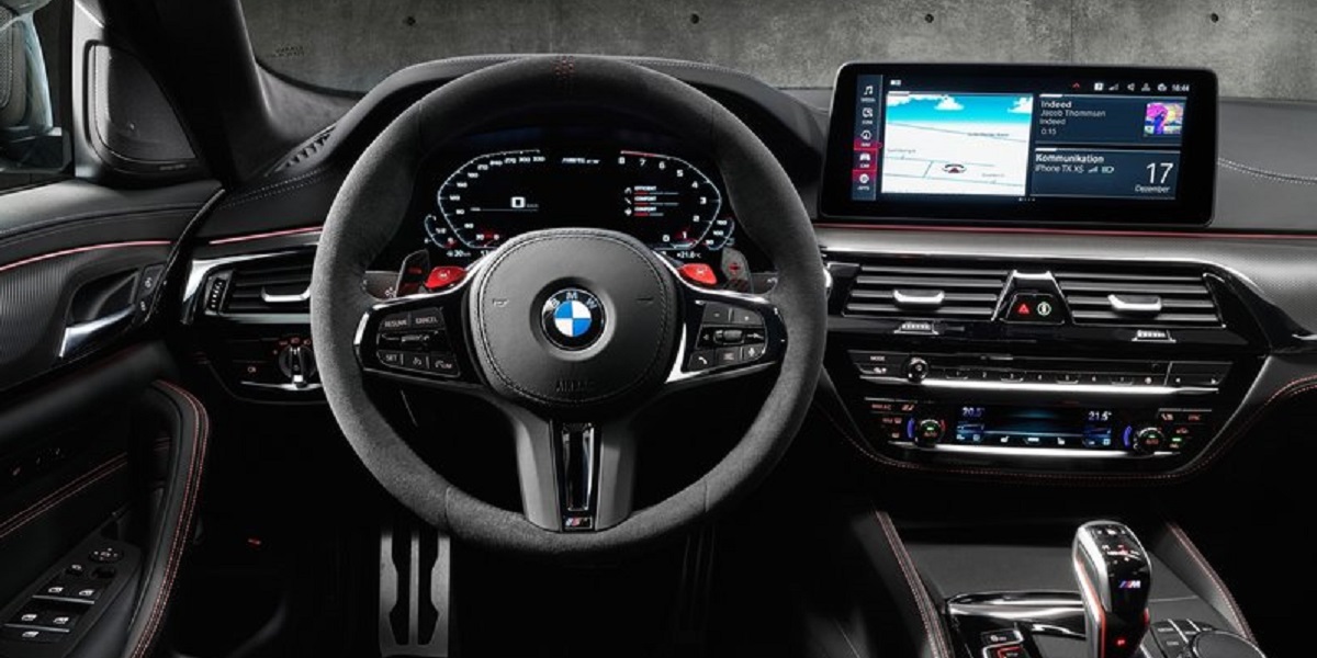 BMW M5 CS interni e design
