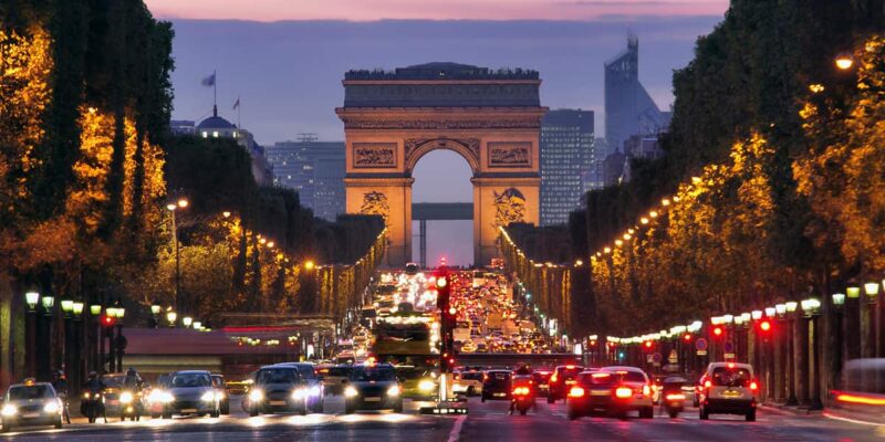 Parigi introduce nuovo limite per le auto