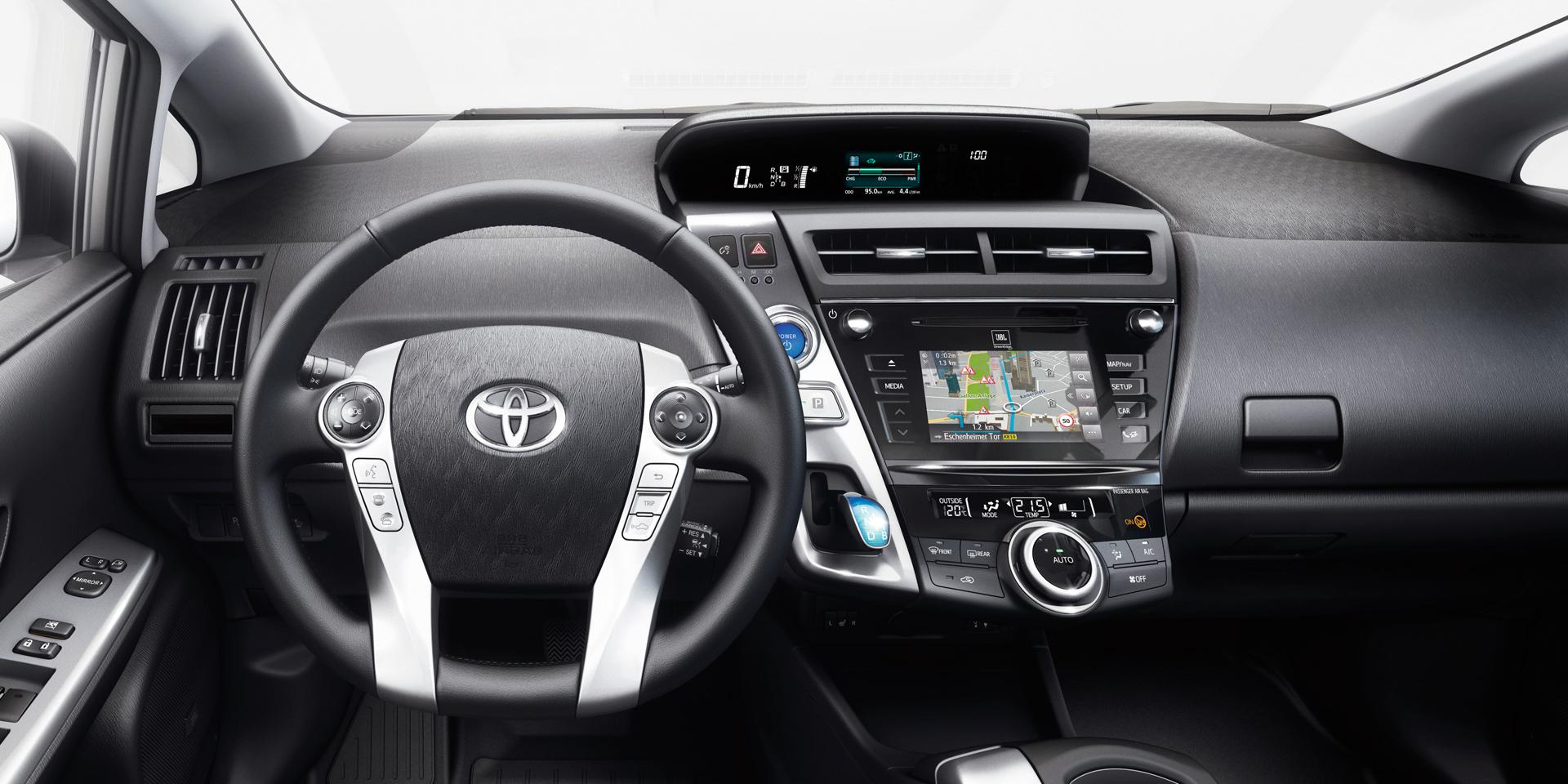 Toyota Prius Plus interni