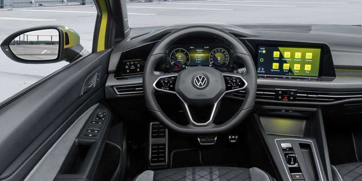 Volkswagen-Golf_Variant-2021-interni