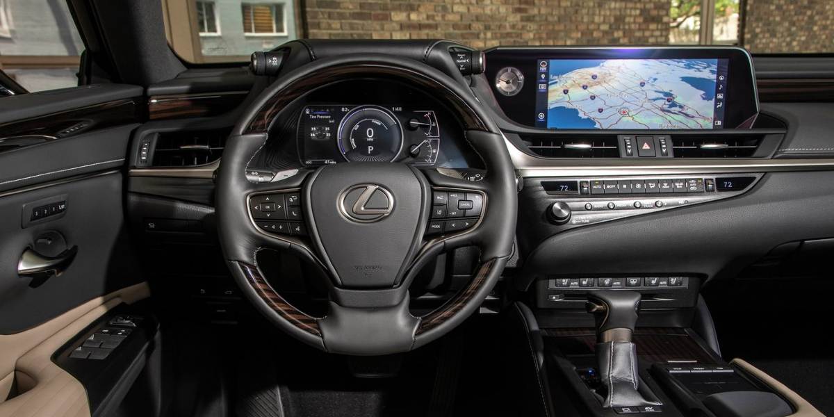 Lexus-ES-2019-interni