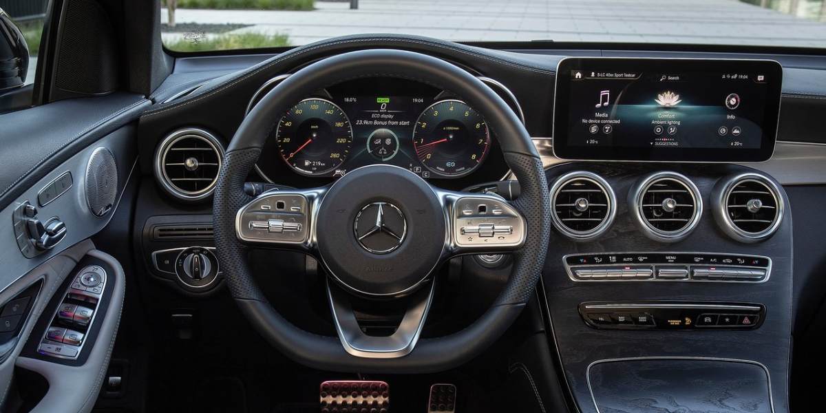Mercedes-Benz-GLC-Coupe-interni