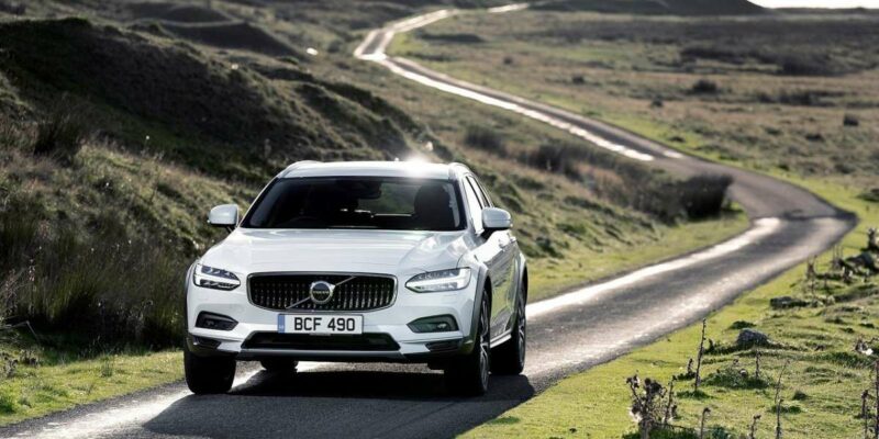 Volvo-V90-Cross-Country-prezzo-caratteristiche