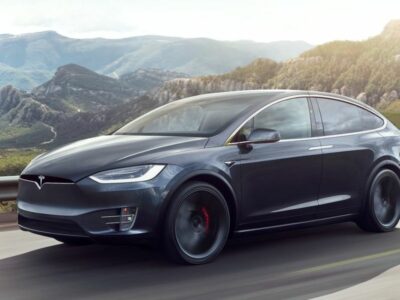 Tesla-Model_X-caratteristiche-prezzo