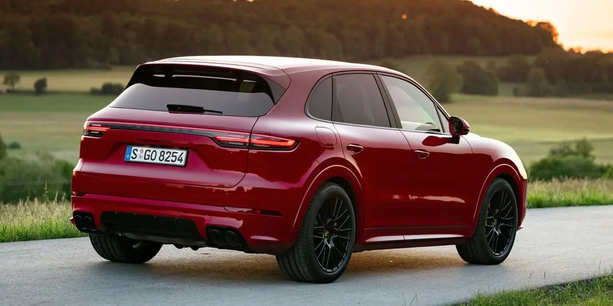 porsche-cayenne-posteriore