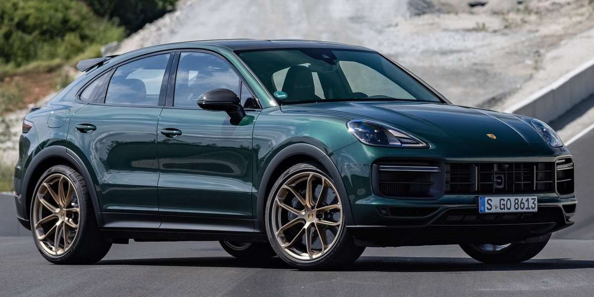 Porsche-Cayenne_Turbo_GT-nuovi-modelli-aprile-2022