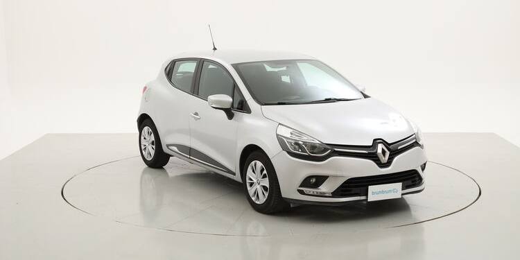 macchine-per-neopatentati-renault-clio