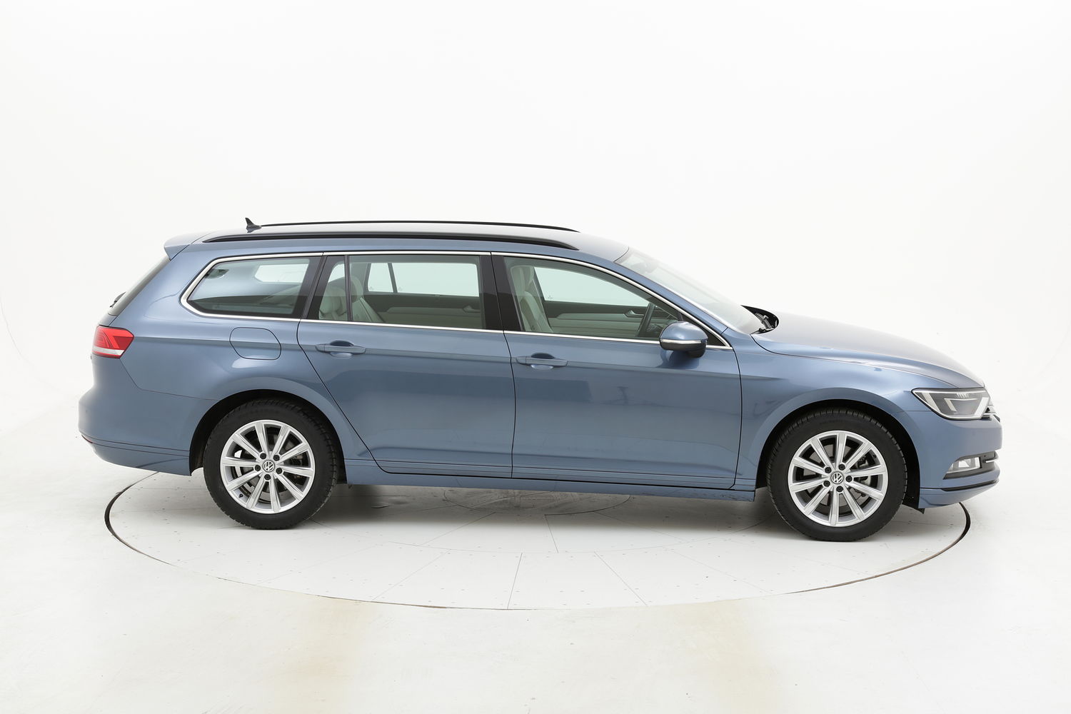Volkswagen Passat usata del 2015 con 99.568 km