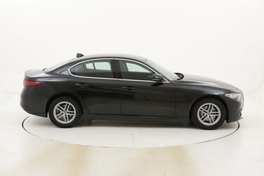 Alfa Romeo Giulia Business AT8 usata del 2017 con 81.802 km