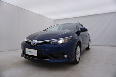 Toyota Auris Da un'altra prospettiva Toyota Auris Da un'altra prospettiva
