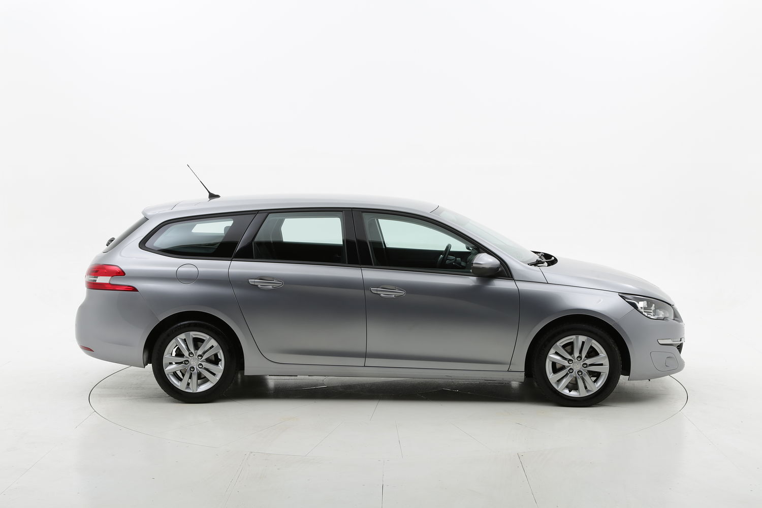 Peugeot 308 usata del 2015 con 111.019 km