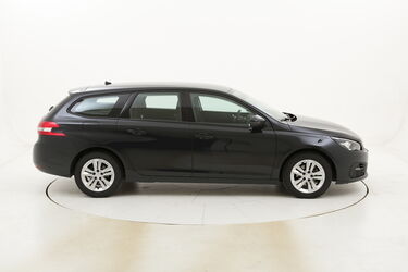 Peugeot 308 SW Business usata del 2017 con 113.169 km