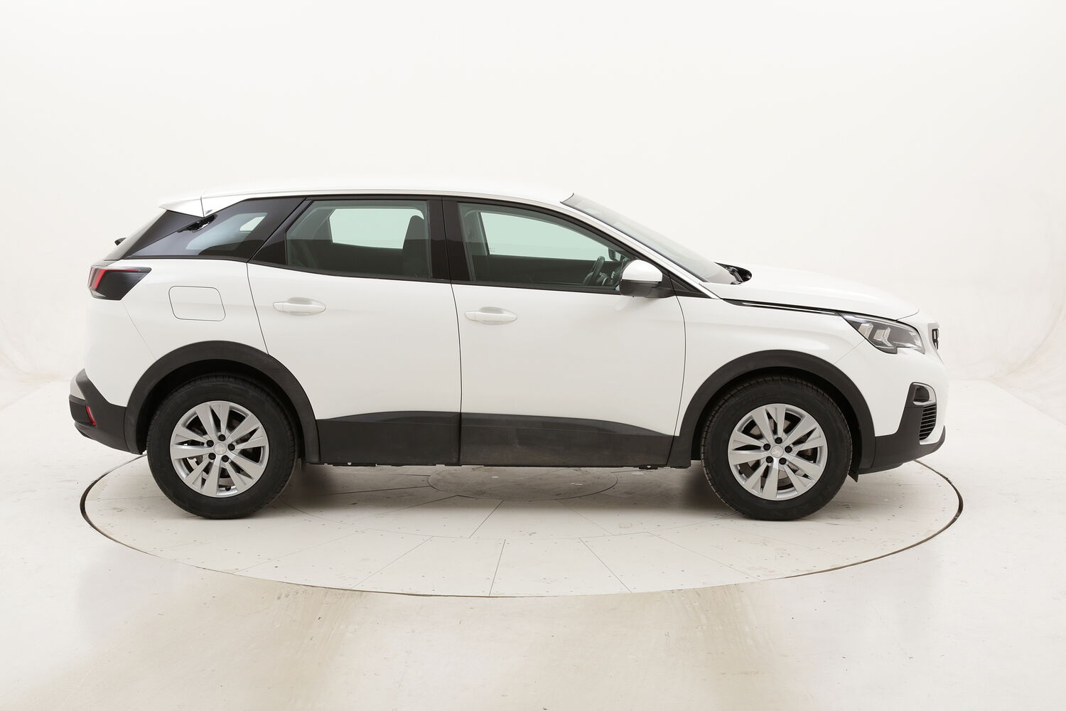 Peugeot 3008 Business EAT8 usata del 2018 con 46.263 km