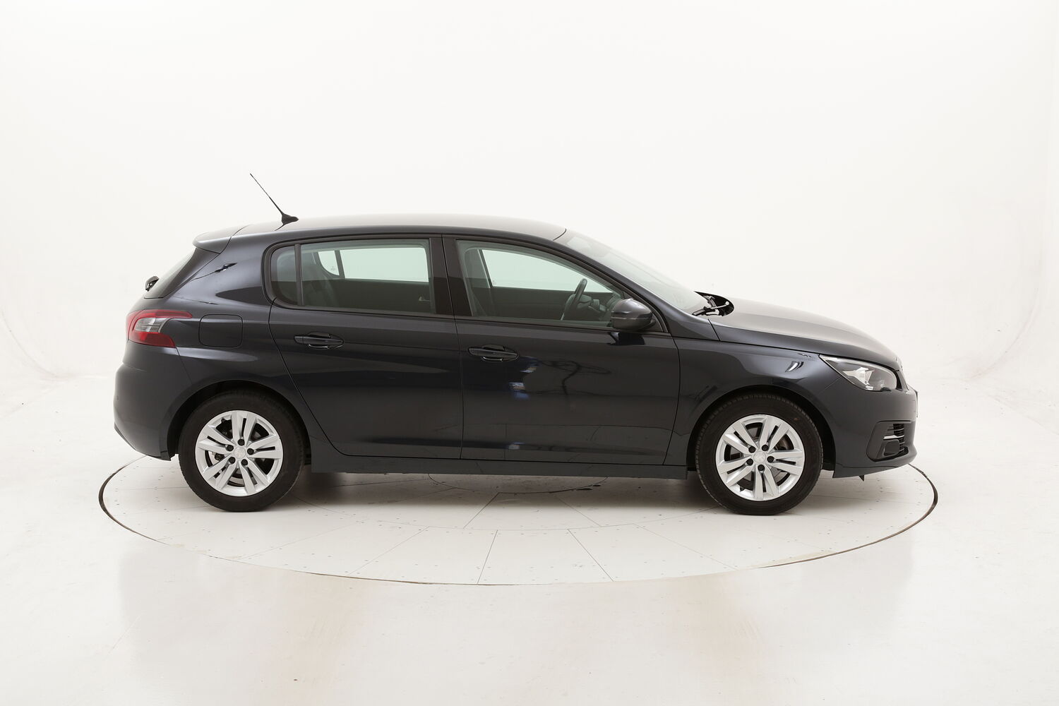 Peugeot 308 Business usata del 2019 con 120.134 km
