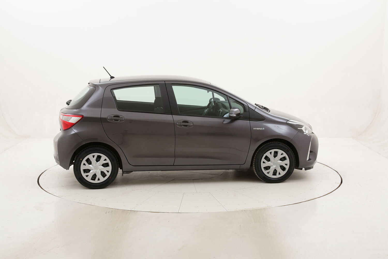 Toyota Yaris Hybrid Business usata del 2018 con 37.033 km