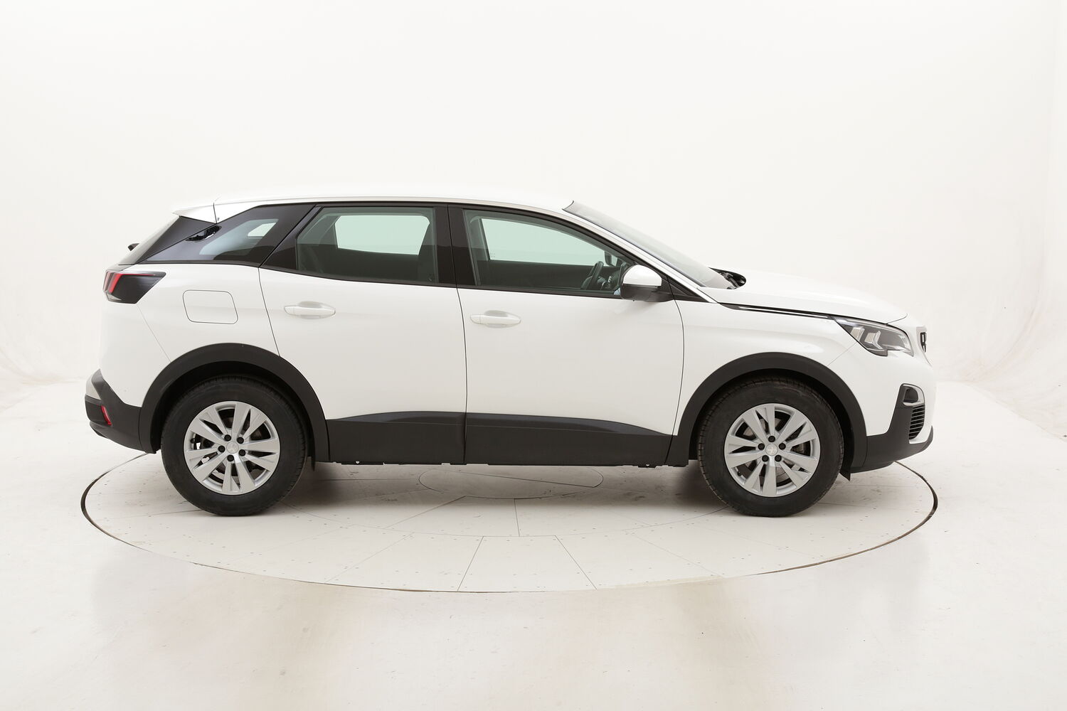 Peugeot 3008 Business EAT8 usata del 2018 con 67.331 km