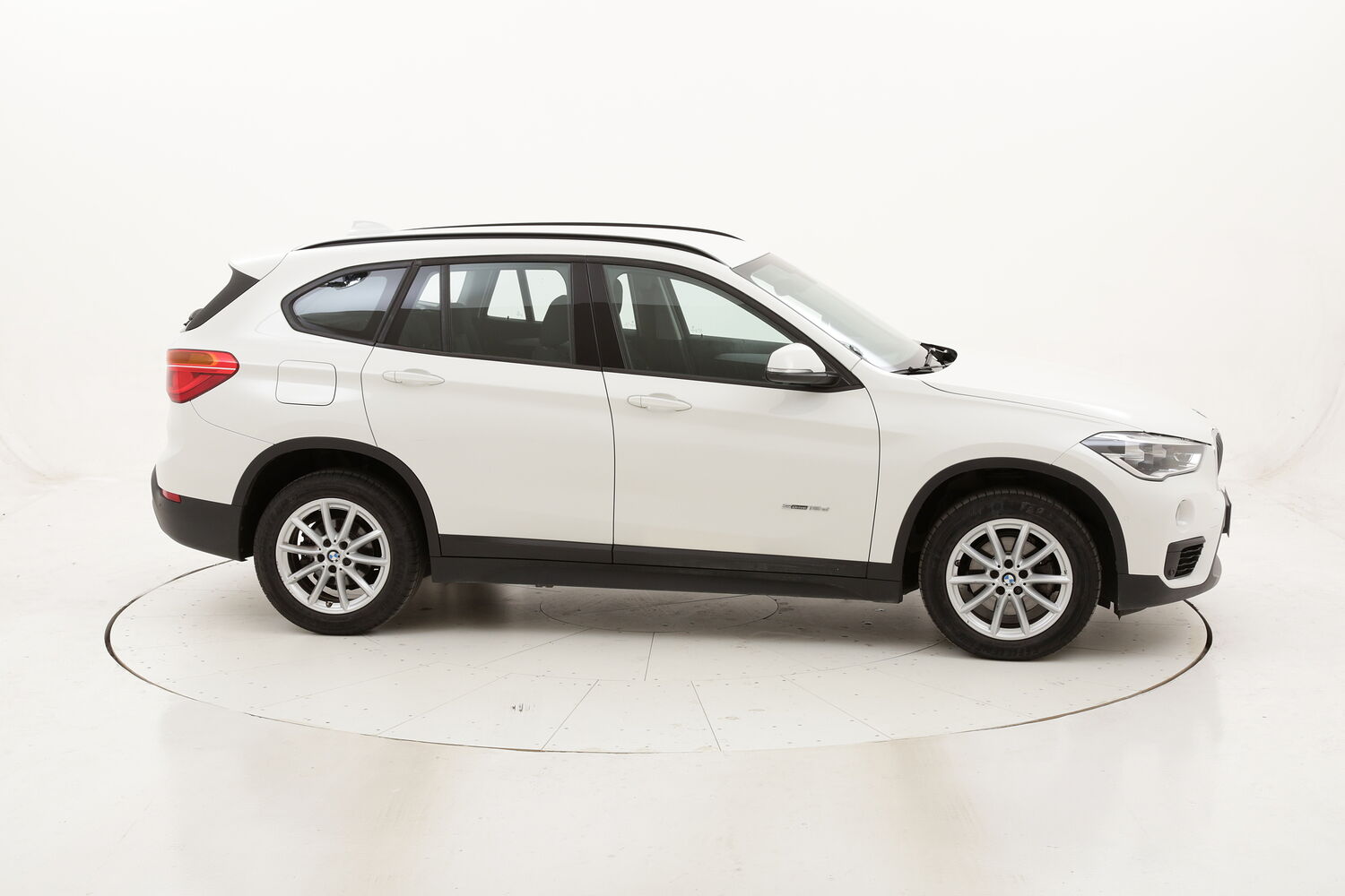 BMW X1 18d sDrive Business Aut. usata del 2017 con 117.885 km