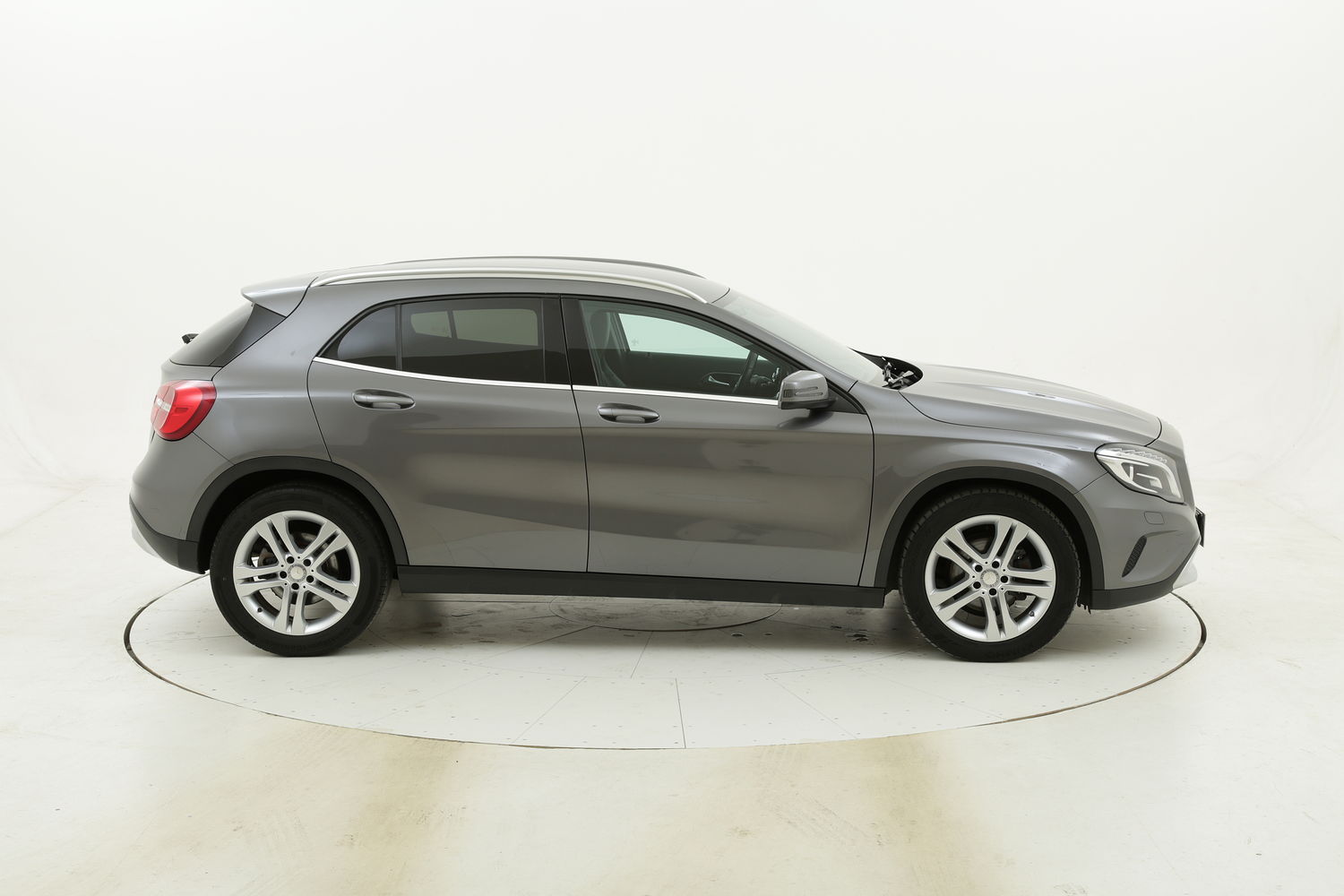 Mercedes GLA 180d Sport Aut. usata del 2016 con 103.136 km