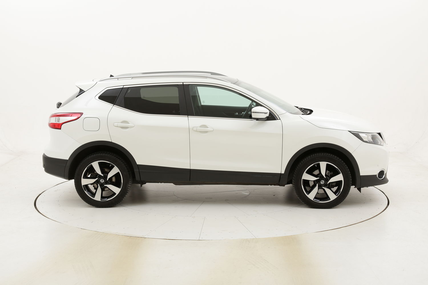 Nissan Qashqai N-Connecta aut. usata del 2016 con 82.527 km