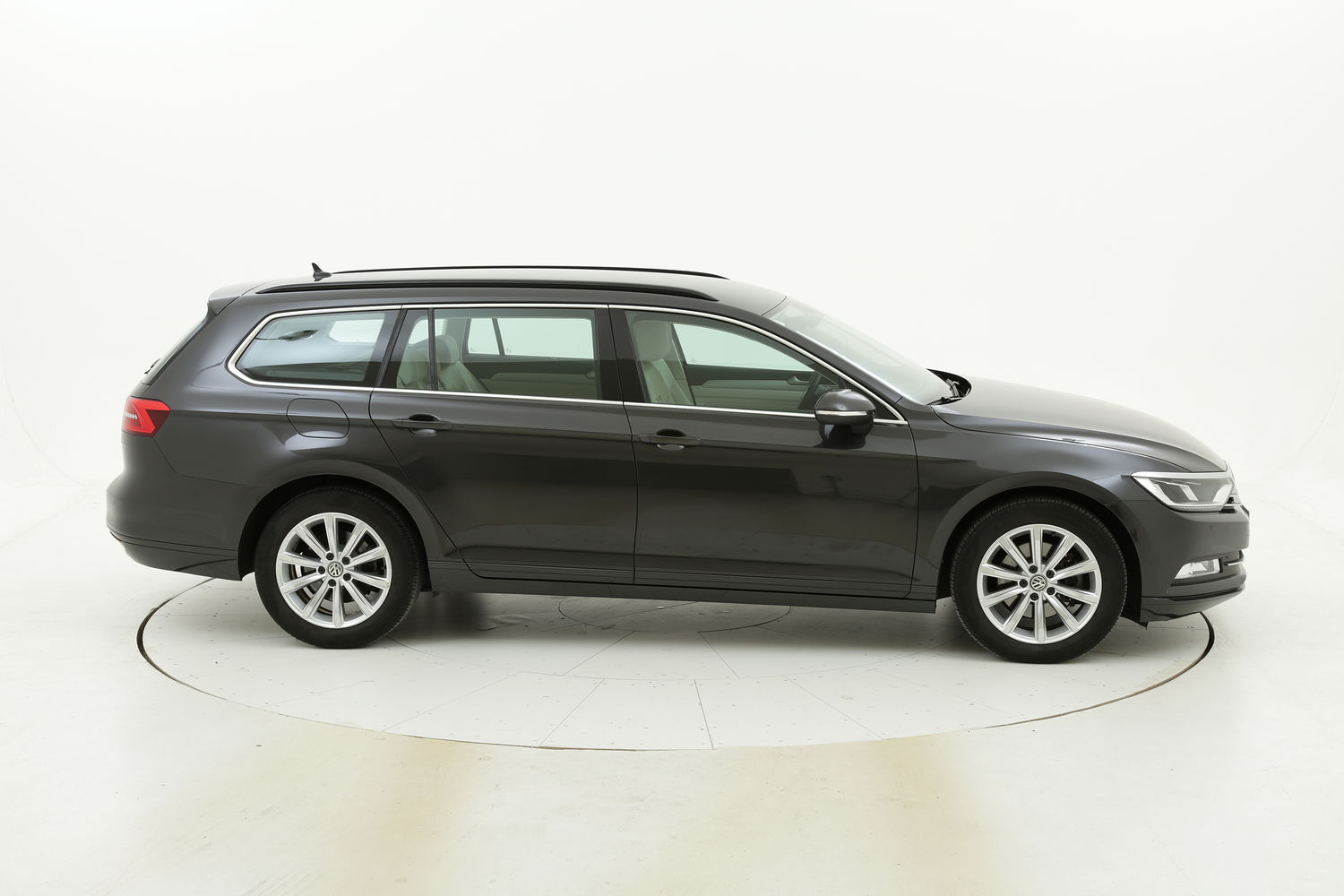 Volkswagen Passat usata del 2018 con 112.937 km