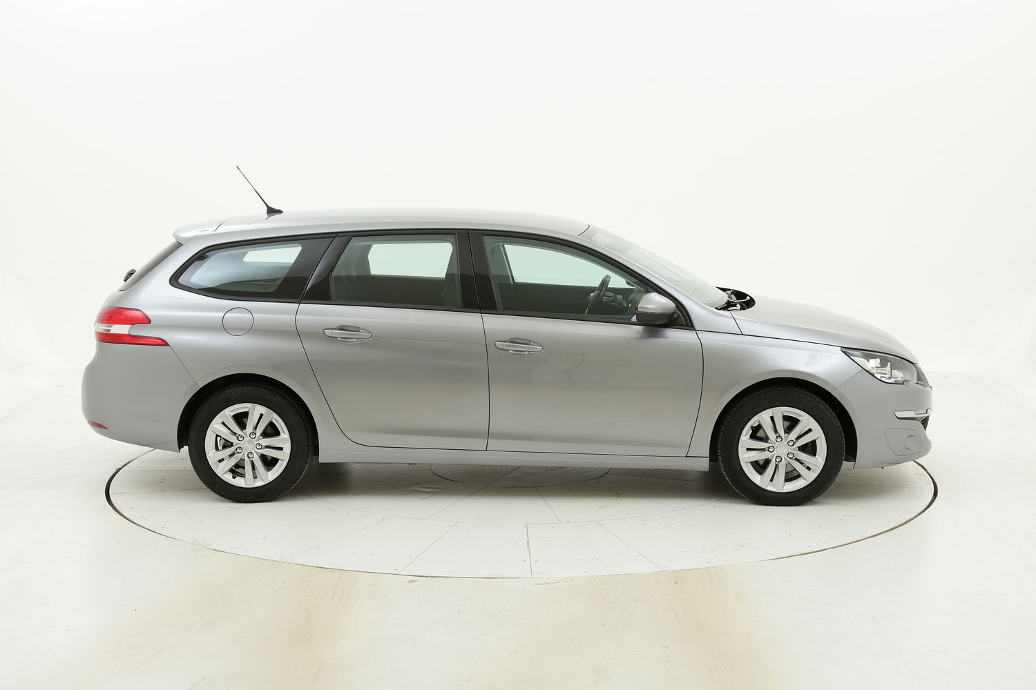 Peugeot 308 usata del 2017 con 85.638 km