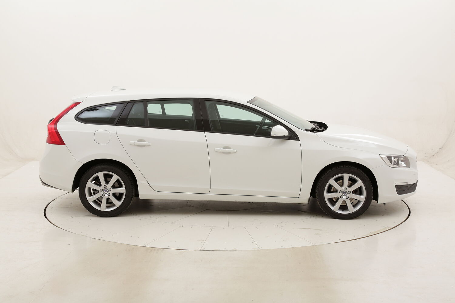 Volvo V60 D3 Business Geartronic usata del 2017 con 60.091 km