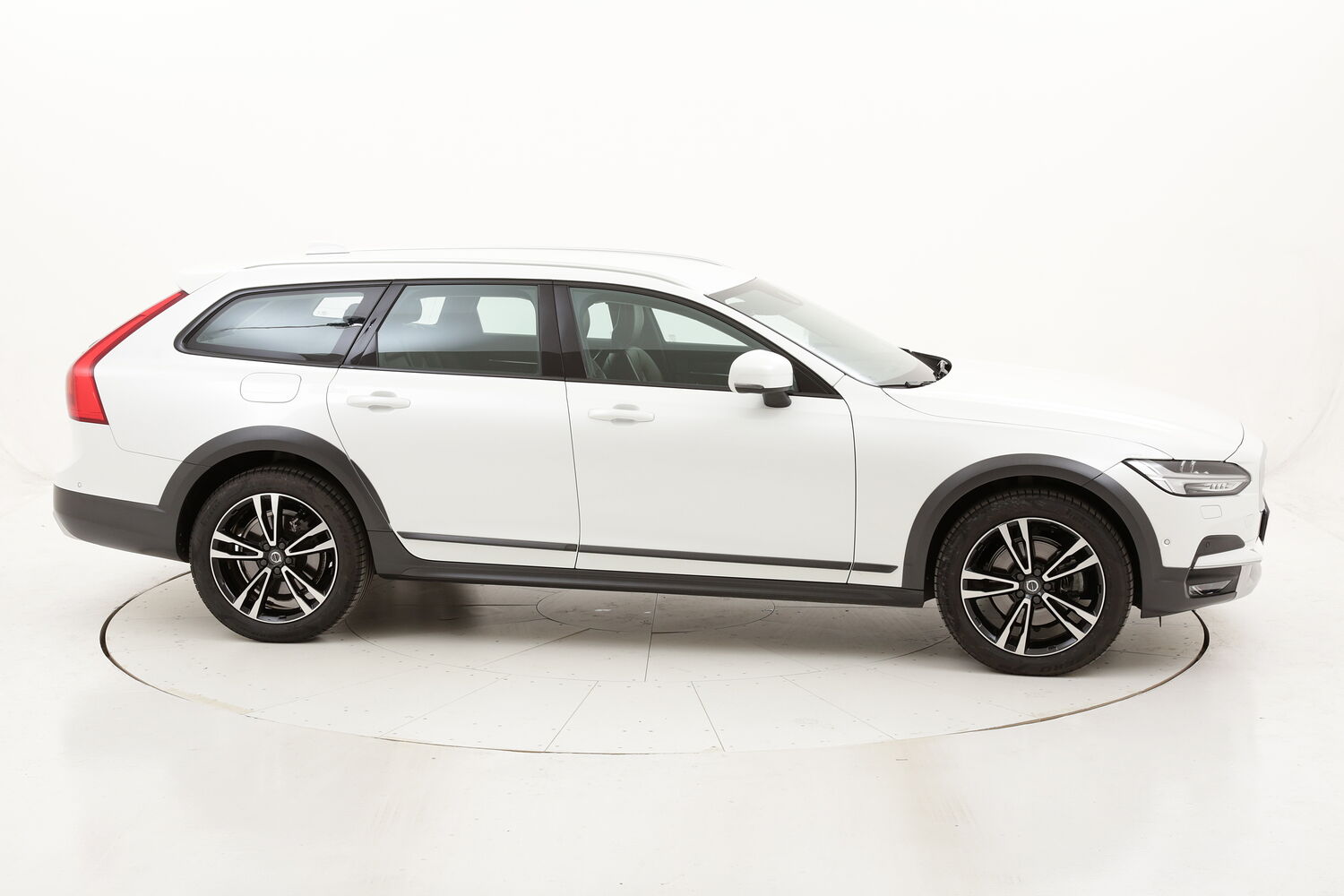 Volvo V90 Cross Country D4 AWD Geartronic Pro usata del 2017 con 97.484 km