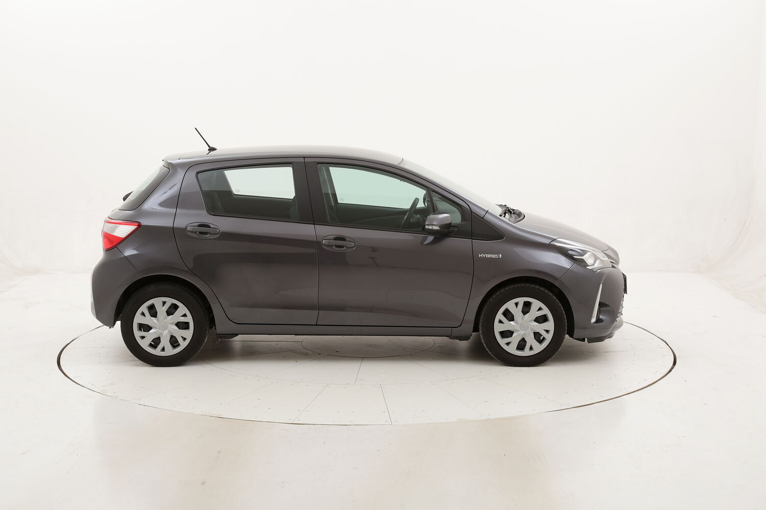 Toyota Yaris Hybrid Business usata del 2018 con 22.179 km