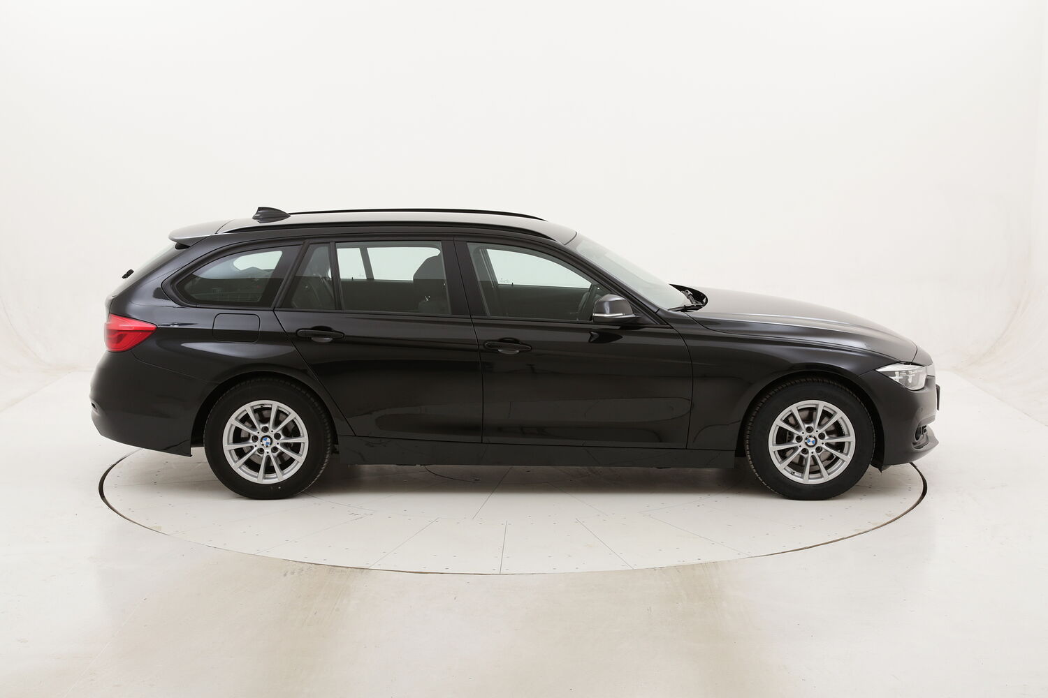 BMW Serie 3 318d Touring Business Advantage aut. usata del 2019 con 50.491 km