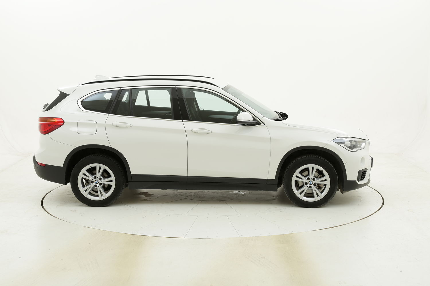 BMW X1 16d sDrive Business usata del 2017 con 66.780 km