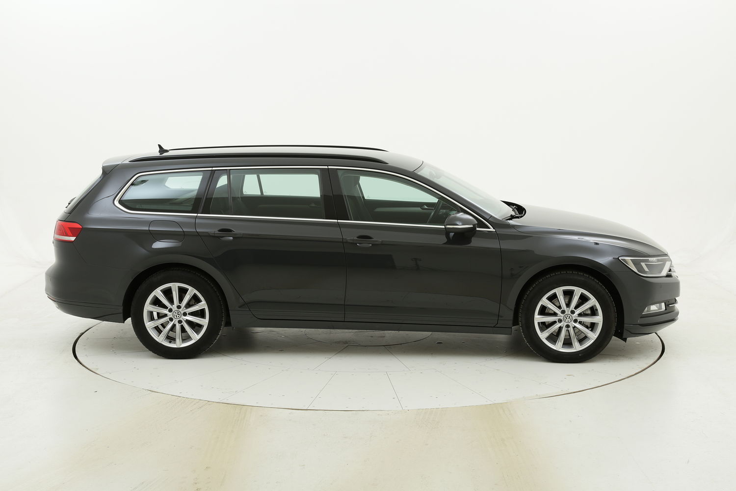 Volkswagen Passat usata del 2015 con 119.905 km