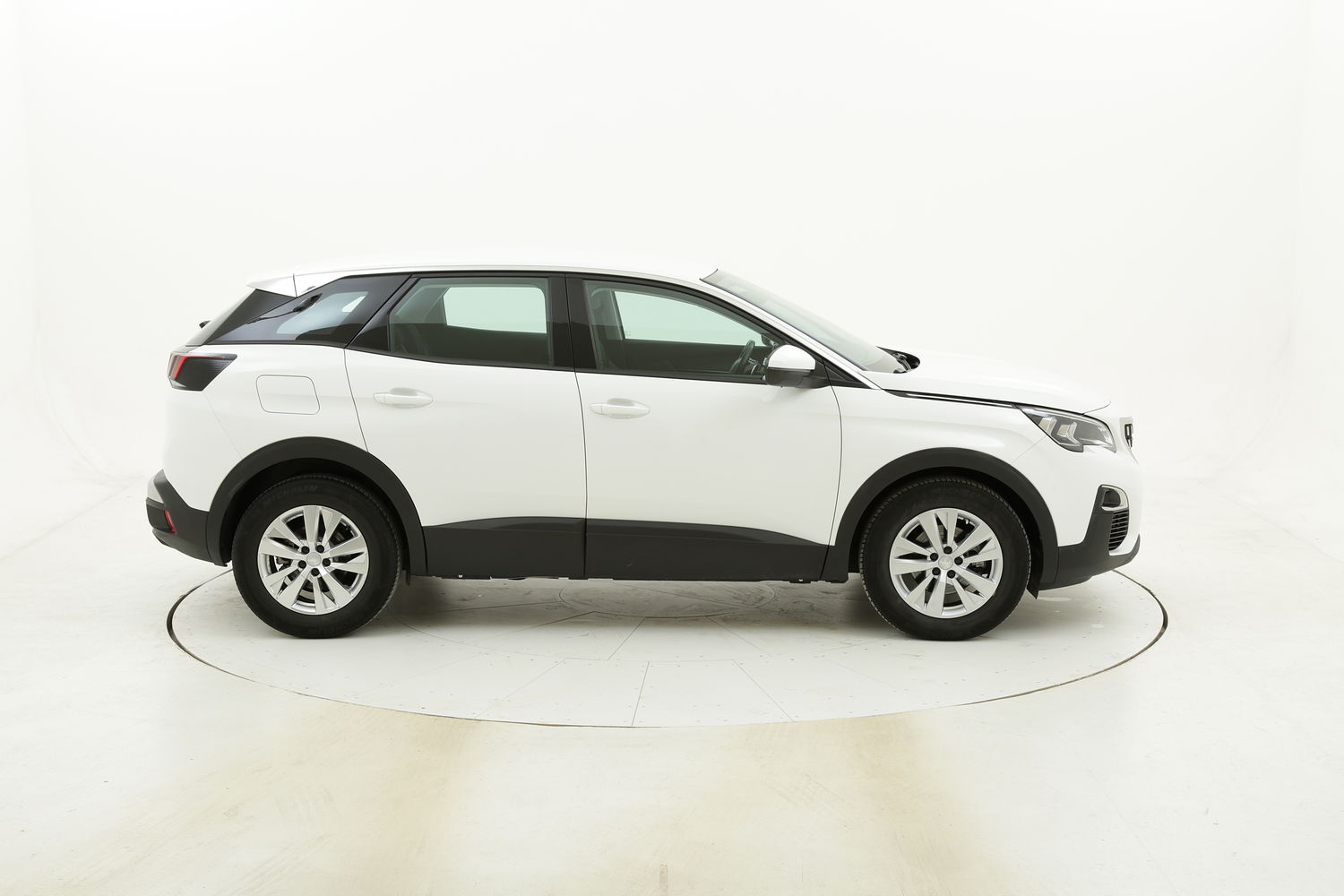 Peugeot 3008 Business EAT8 usata del 2018 con 23.786 km