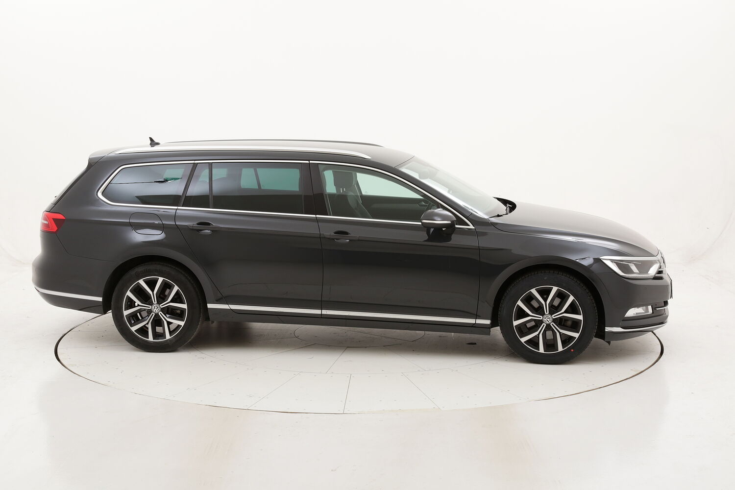 Volkswagen Passat Variant Executive 4Motion DSG usata del 2019 con 47.173 km