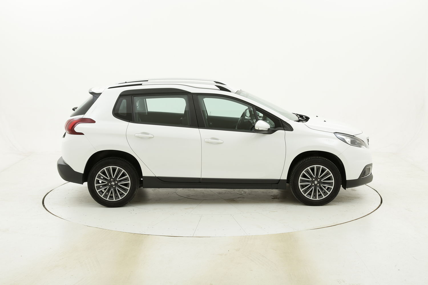 Peugeot 2008 Active usata del 2017 con 114.424 km