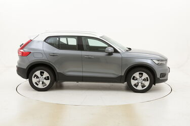 Volvo XC40 D4 Momentum AWD Geartronic usata del 2018 con 39.375 km