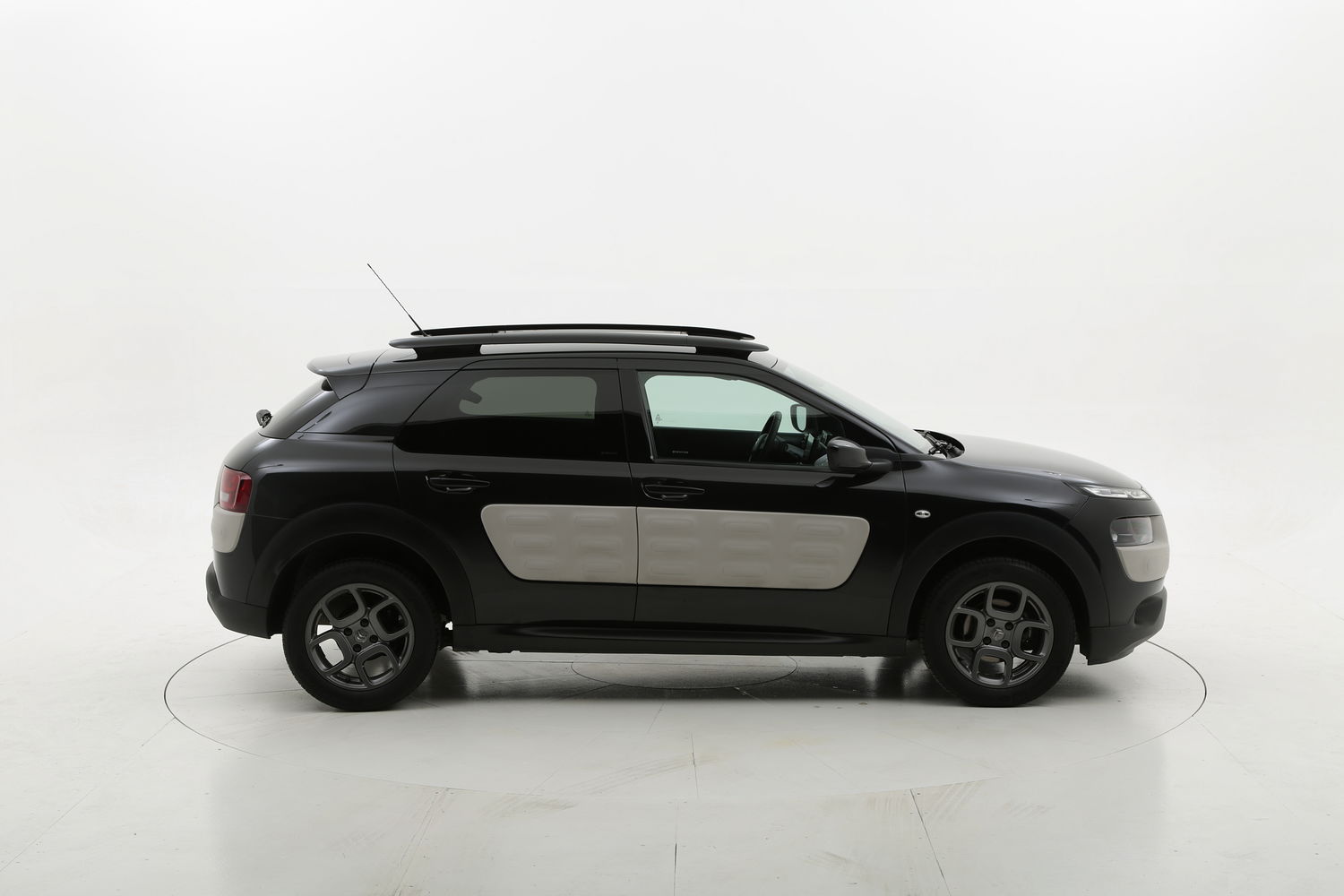 Citroen C4 usata del 2015 con 106.369 km