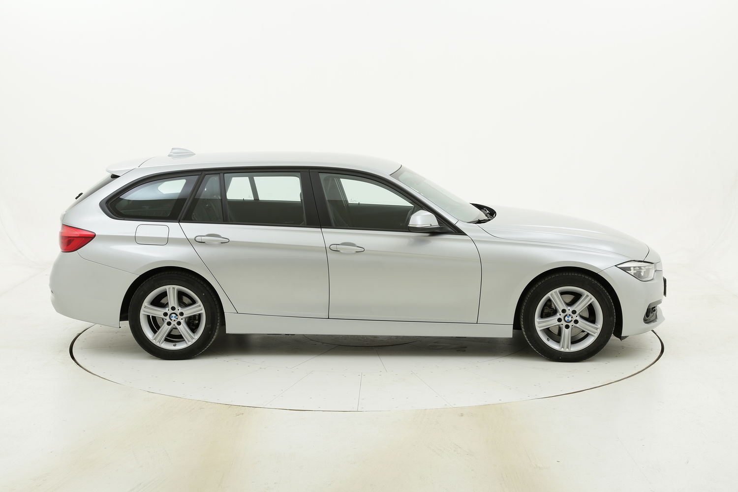 BMW Serie 3 320d Touring Business Advantage aut. usata del 2019 con 87.616 km